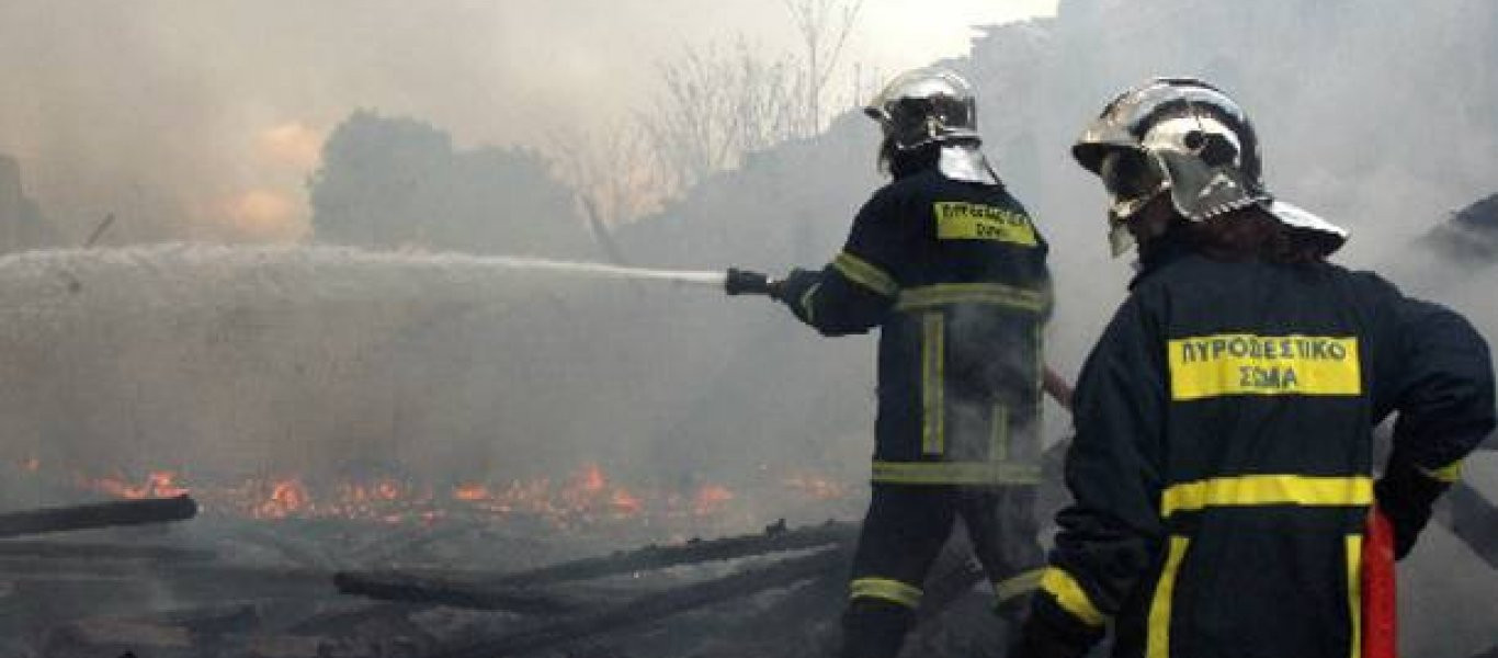 Υπό μερικό έλεγχο η φωτιά στο Στόμιο Ιεράπετρας όπου έχουν καεί 50 στρέμματα μέχρι στιγμής